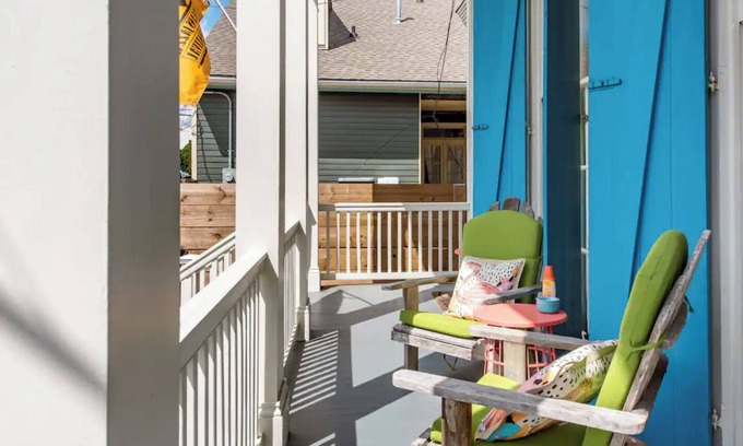 Lower Garden District Apartment | Renovated historic NOLA apartment in Lower Garden District