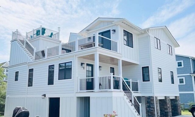 Sandpiper Village House | RENOVATED HOME ON THE OCEAN BLOCK!