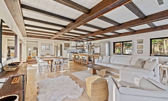 Cape Porpoise House | Renovated home with water access and stocked with amenities