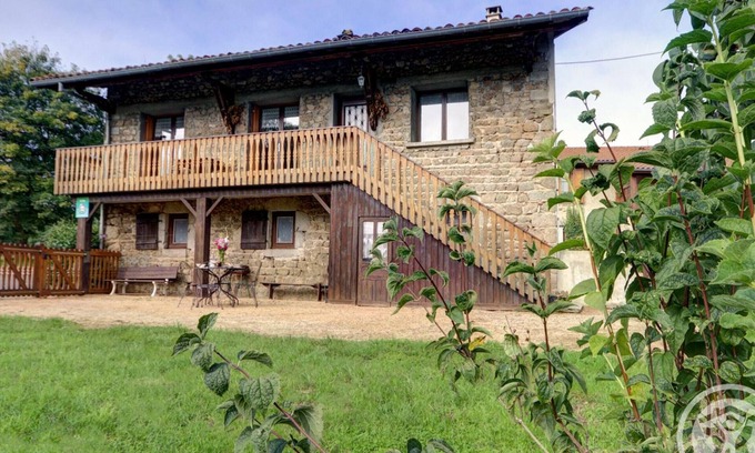 Les Salles Cottage | Renovated house, 2 bedrooms, garden, pets allowed, internet, barbecue