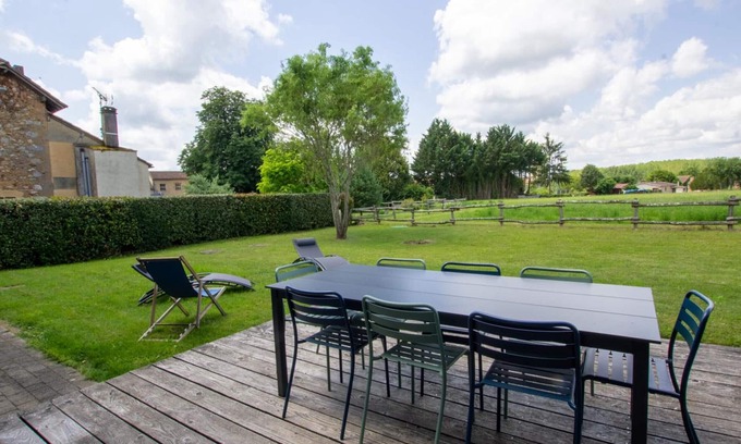 Lavalade Cottage | Renovated house with air conditioning, terrace and parking in Capdrot