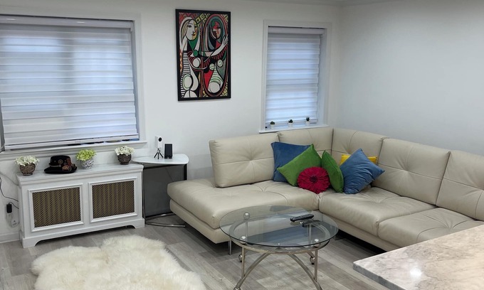 Queens Condo | Renovated-Jacuzzi Tub Home NYC/LGA/JFK Washer/Dryer