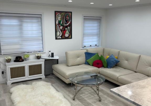 Queens Apartment | Renovated Jacuzzi Tub Home NYC-LGA-JFK Washer-Dryer