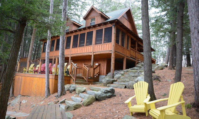 Minett Cottage | Renovated Log Cabin! 3 Bed, 2 Bath Lake Rosseau! Minett! Sunsets!
