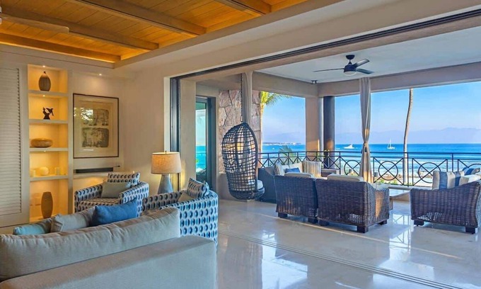 Punta de Mita Condo | Renovated luxury Beachfront.Getaway Summer Rewards