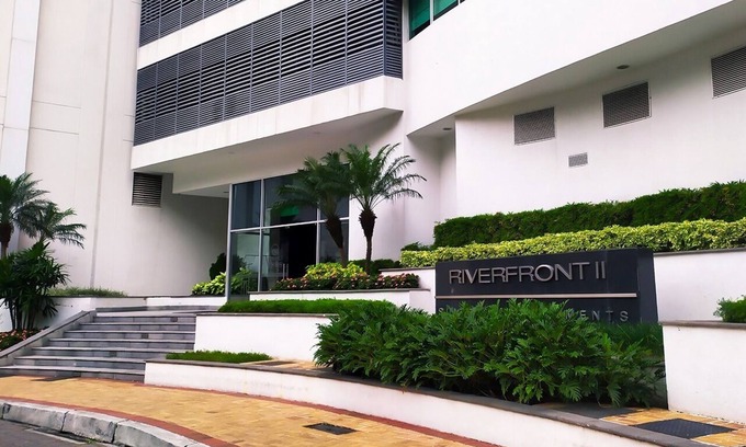 Las Penas Apartment | Renovated Luxury Suite overlooking the Guayas River and all amenities.