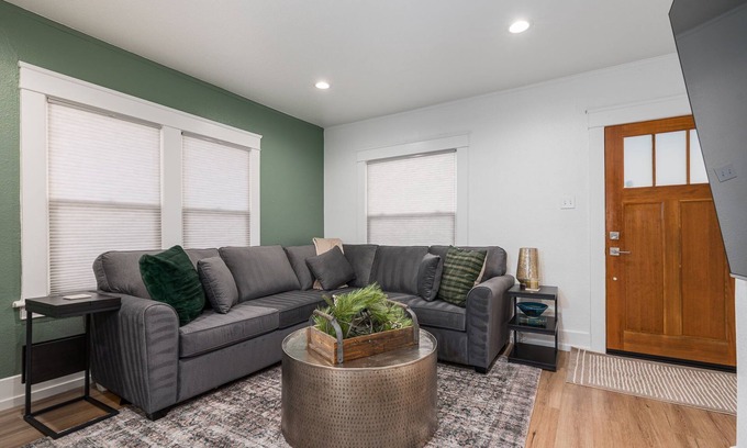 Downtown Reno House | Renovated Midtown Home, Walkers Dream to Food/Fun