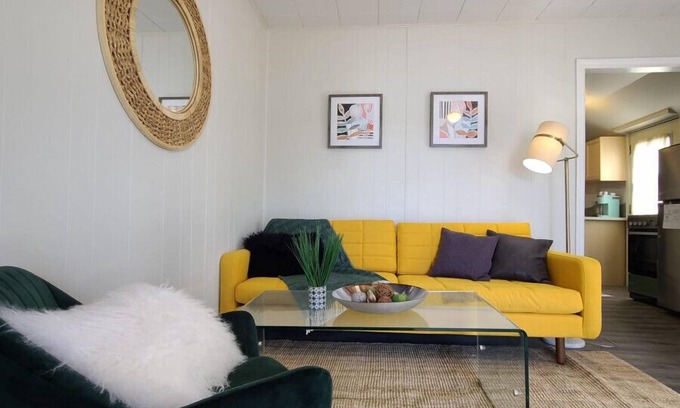 Dwight House | Renovated Muskoka cottage on lakefront - Chumerie