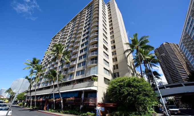 Waikiki Condo | Renovated Ocean Front 1 Bedroom! Ilikai Marina (IM92)