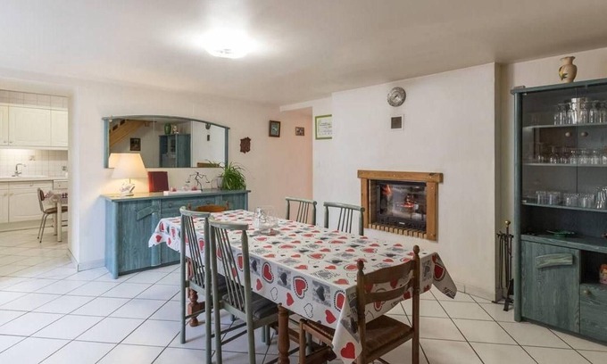 Brotte-les-Ray Cottage | Renovated old house with pool in Brotte-lès-Ray