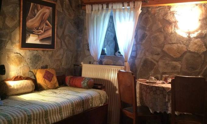 Andritsaina House | Renovated Old Stone Cellar-Theisoa