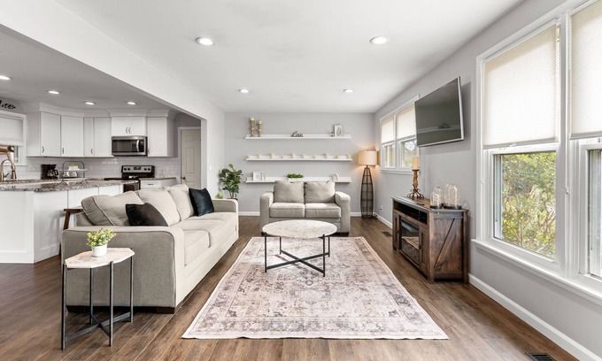 Bellevue House | Renovated Ranch + Fenced Back Yard. Pet Friendly!