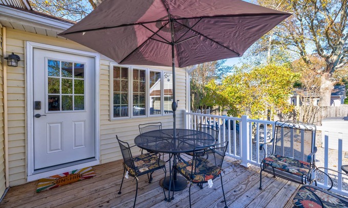 Villas House | Renovated Ridgewood Bay House