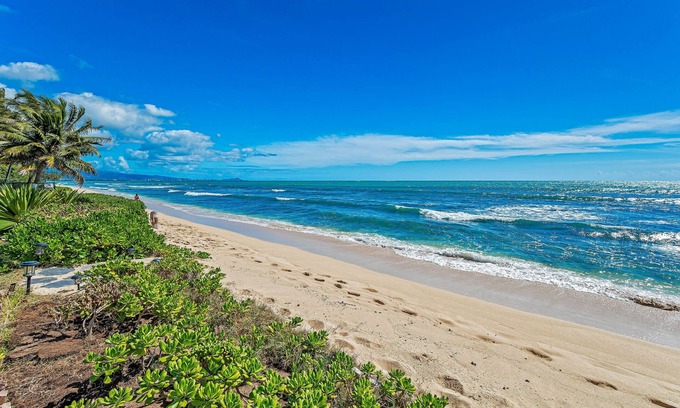 Ewa House | Renovated Steps to the Beach Cottage in Ewa Beach Serene Home w/Full Kitchen