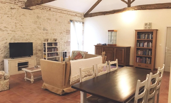 Dolmayrac House | Renovated Stone Barn with private use large pool on Smallholding in Countryside