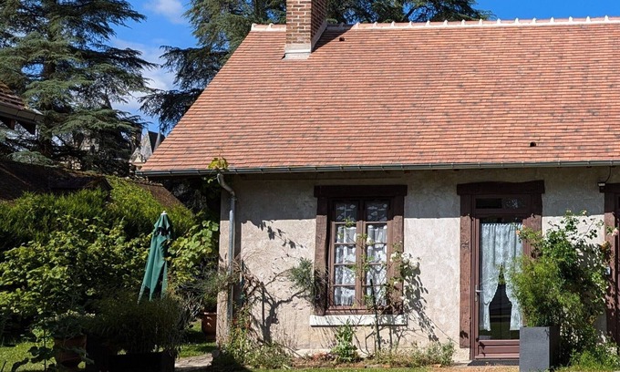 Ligny-le-Ribault Cottage | Renovated studio in Sologne with private garden, ideal for 2 guests