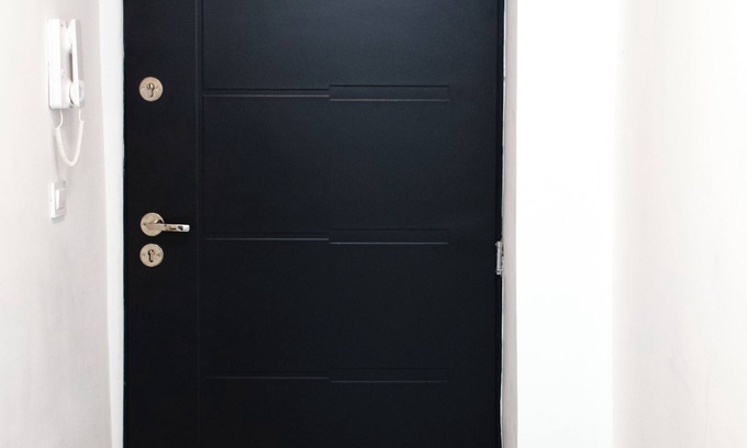 Donji Grad Apartment | Renovated Studio w Floor Heating 65" TV, Washer & Tumble Dryer