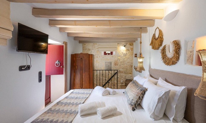Katsidoni Villa | ☀Renovated ☀Traditional Cretan House ☀2BR + 2BTHS