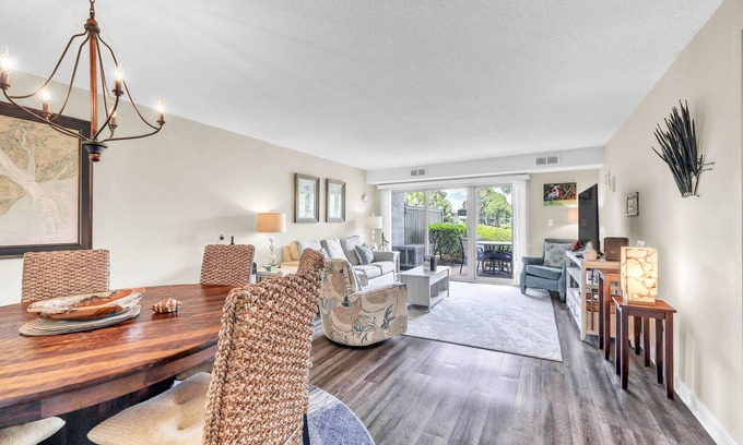 South Beach Condo | RENOVATED VILLA WITH BRADDOCK COVE VIEWS & HARBOUR TOWN POOL ACCESS HILTON HEAD