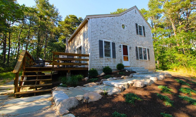 Wellfleet House | Renovated Wellfleet Retreat: Comfort Amidst Pine Trees (2384)