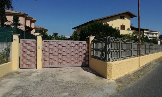 Marina di Davoli House | Rent a holiday home even for short periods
