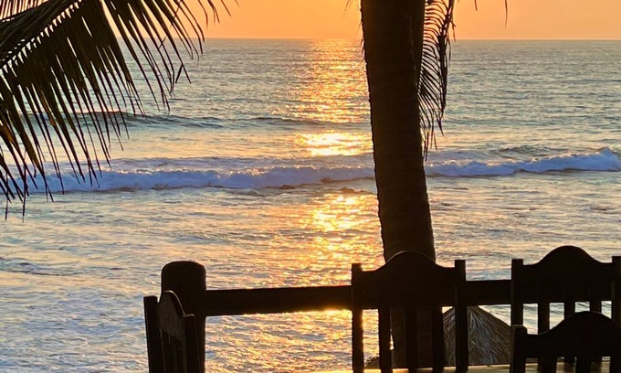 Saladita Cabin | Rent an entire 3 room boutique hotel right on the ocean! Sleeps 10 (+camping)