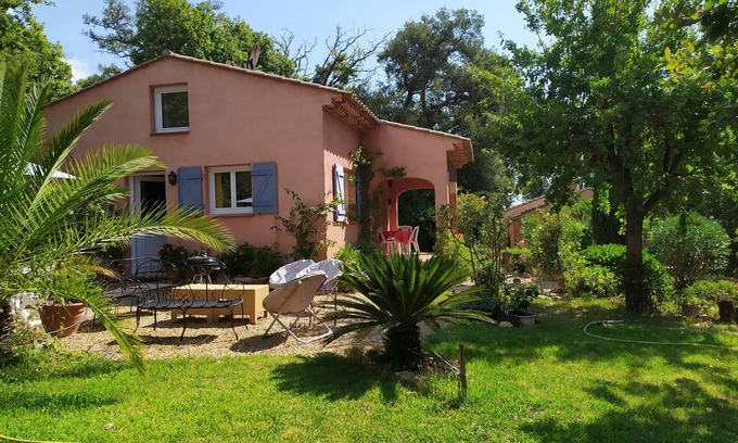 Grimaud House | Rent small detached house