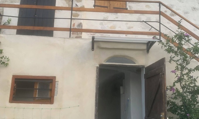 Bendejun House | Rent village house 2 rooms possibility 8 beds. Quiet forest/river