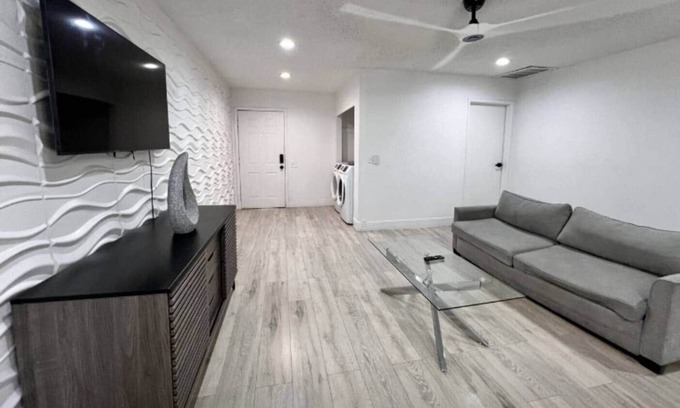 Las Vegas Apartment | Rental Apartment | 3 beds w/kitchen, near Fremont