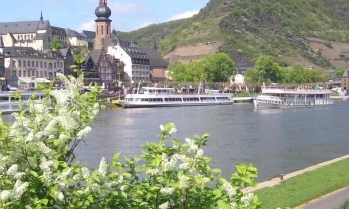 Valwig Apartment | Rental-Classic-Private Bathroom-Balcony-FeWo