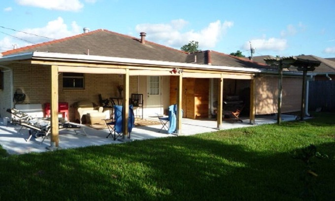 Lower Ninth Ward House | RENTAL FOR SUPER BOWL AND/OR MARDI GRAS. 10 MIN TO QUARTER -3 OFF STREET PARK