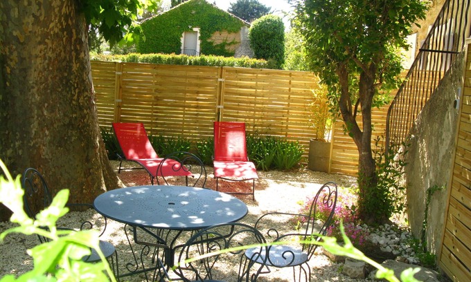 Sarrians Cottage | Rental & Gîte