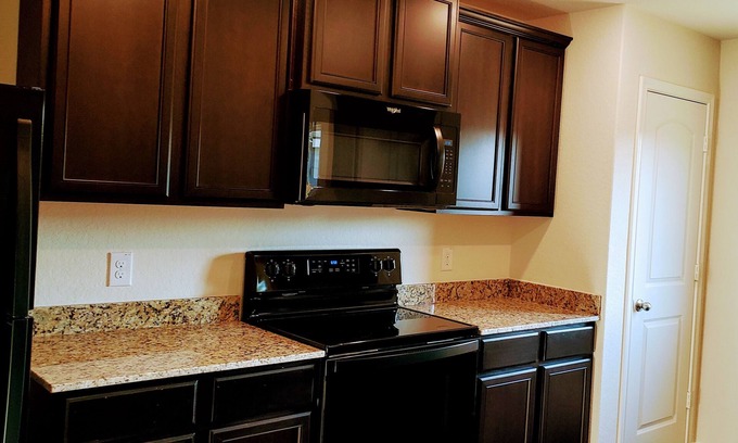Medina Valley House | Rental Home near SeaWorld for BMT/Corporate Housing/Travel Nurses/RNs/airbnb