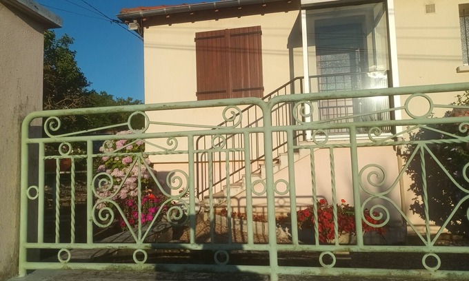 Tonnerre House | Rental house 6 persons near Chablis. Breakfast included