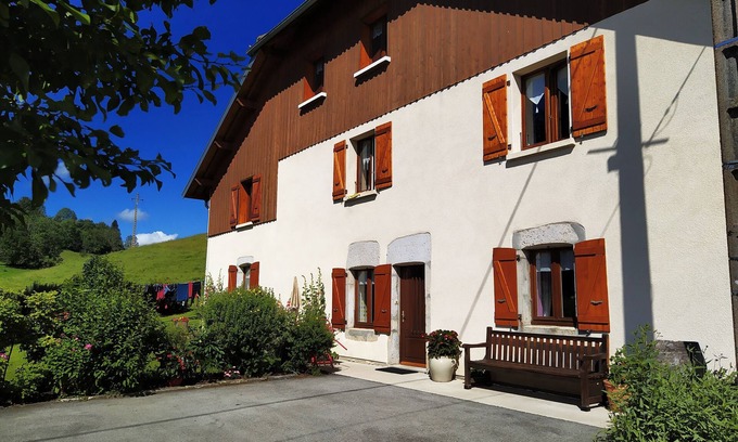 Foncine-le-Haut Cottage | rental in the countryside in a quiet location