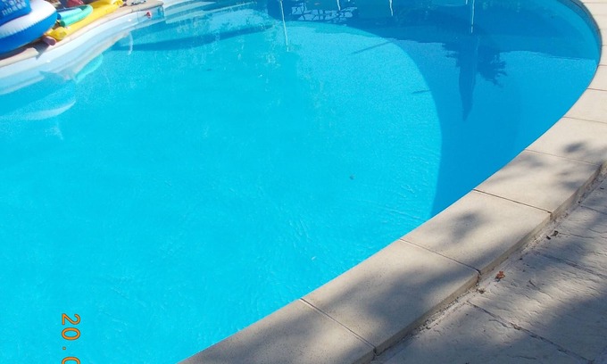 Le Pontet Apartment | Rental of an apartment in a provencal farmhouse in Pontet with swimming pool