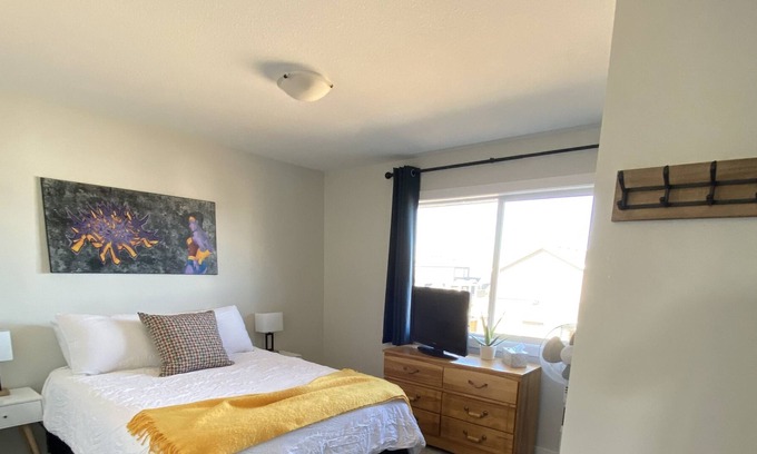 Saskatoon House | Rental suite in Rosewood