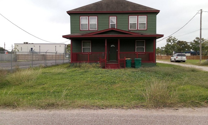 La Marque Apartment | Rental Unit 5 Near Texas City, NASA & Kemah!