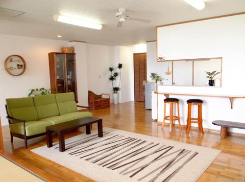 Tomigusuku House | Rental Villa Luana Waioli
