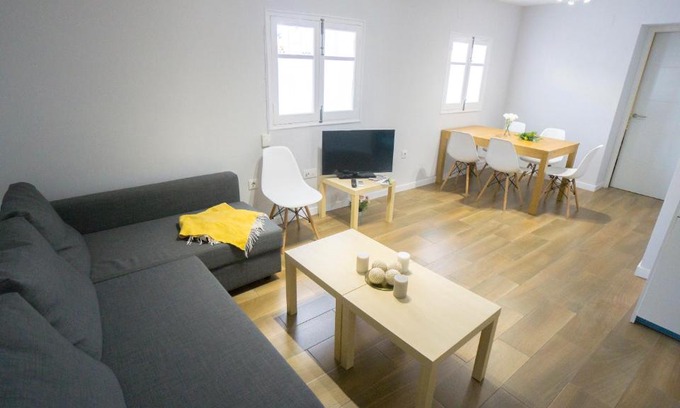 Los Pajaros Apartment | RentalSevilla Caños de Carmona