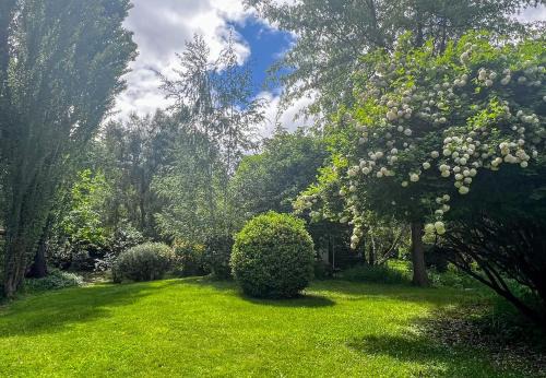 El Bolson House | RentUp - Casa con garage privado y vista en El Bolson