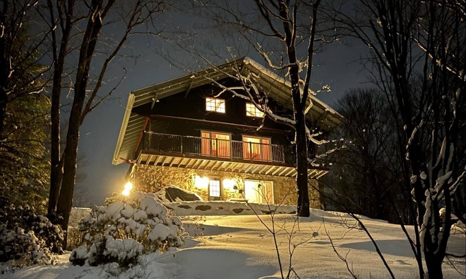 St-Adolphe-d'Howard Ski Chalet | Repère Öra | Spa, ski & nature