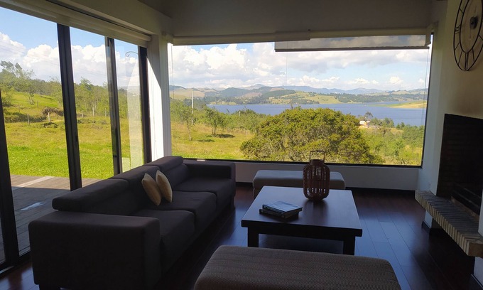 Choconta House | Represa del Sisga, 3-bedroom country house.