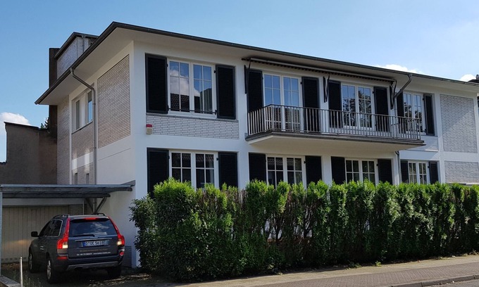 Buderich Villa | Representative City Villa