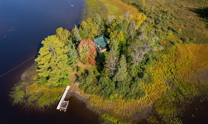 Republic Cabin | Republic Island - Lazy Days, Starry Nights & Total Seclusion