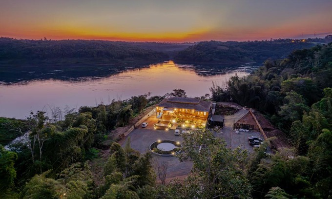 Puerto Libertad Hotel | Reserva Natural Iguazú - Pristine Luxury Camp
