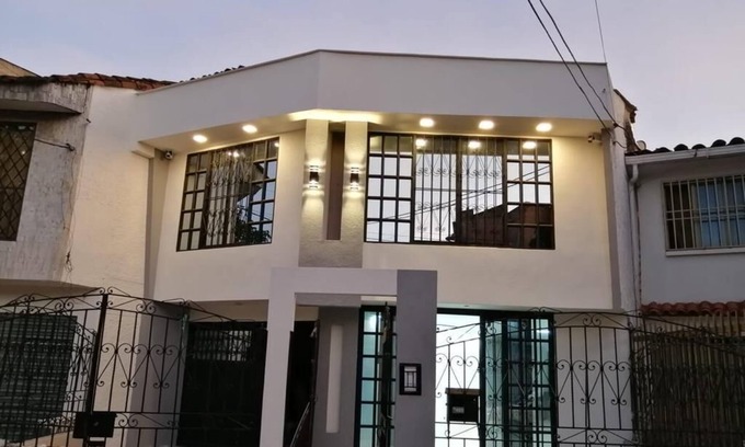 Cali House | Reserva y disfruta de tus vacaciones en la sucursal del cuelo