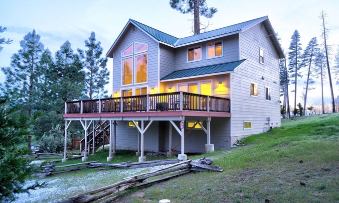 Foresta House | Reservation Never Needed! Private Home with Stunning Half Dome & El Cap Views!
