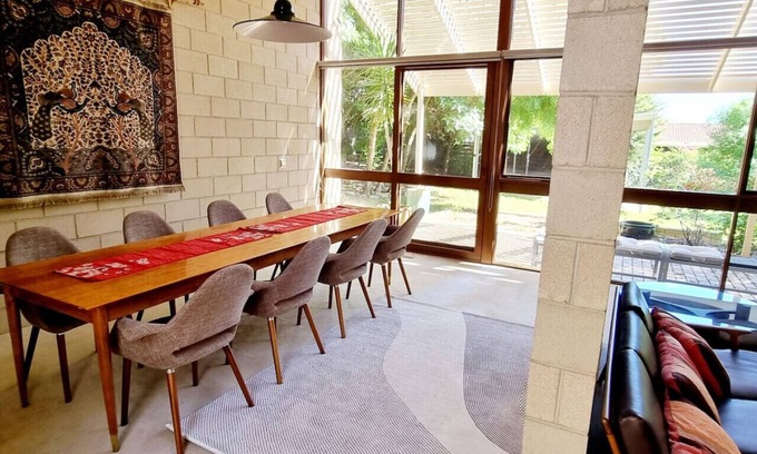 Strathdale House | Reservoir's Edge - Spacious Architectural Delight