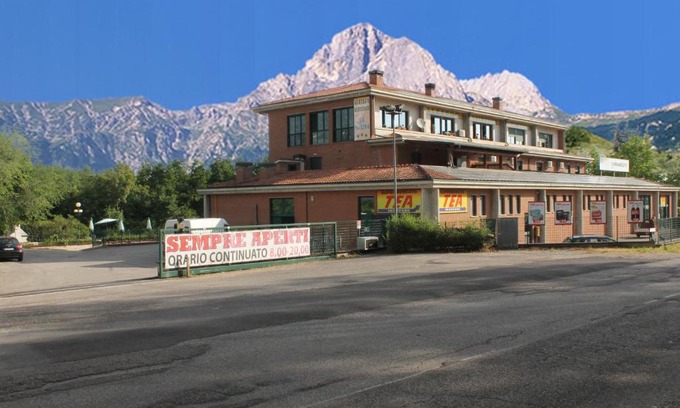 Isola del Gran Sasso dʼItalia Apartment | Residence La Piscina